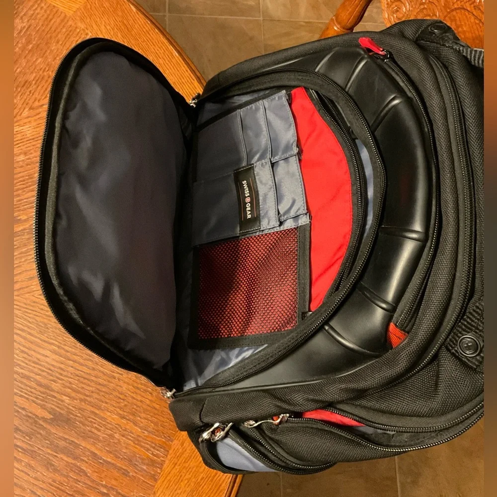 SwissGear Wenger Exclusive Super Deluxe 17” Laptop/Storage/Organizer Backpack!